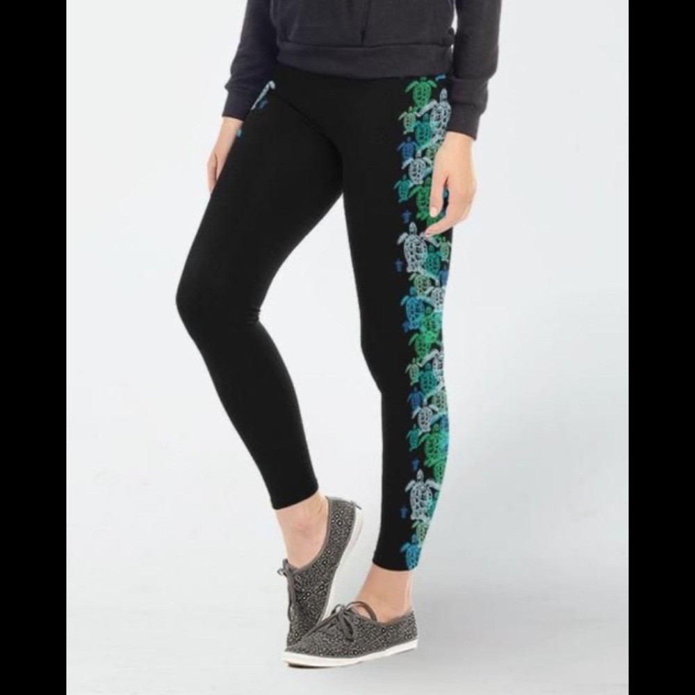 BRAVE NEW LOOK Black Overlapping Turtles Leggings L